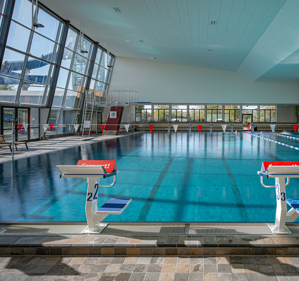 Schwimmbecken